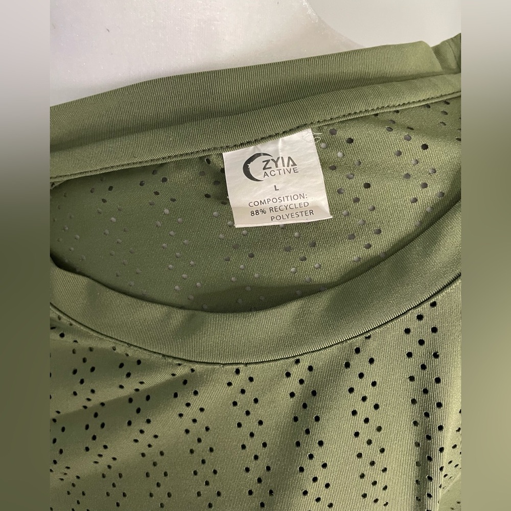 ZYIA Olive Performance Long Sleeve Top - Picture 3 of 3
